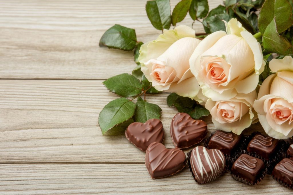 combos com flores e chocolate