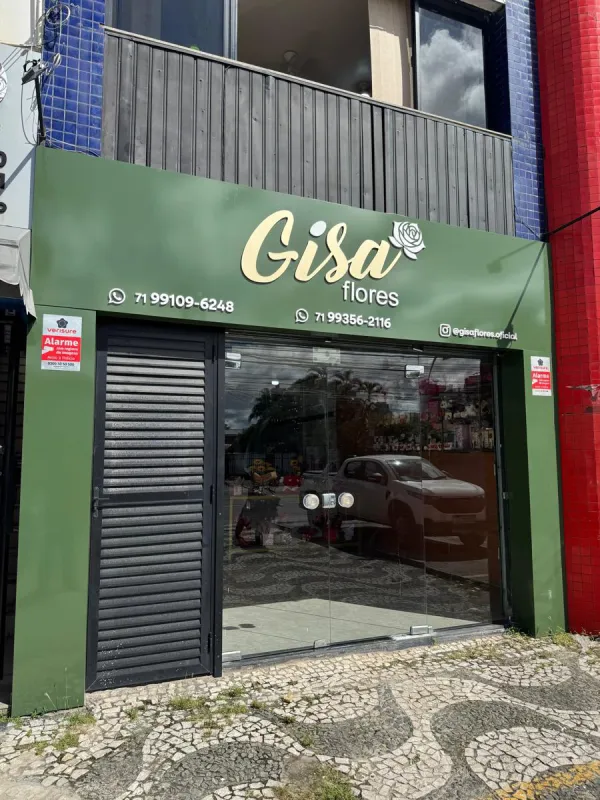 Fachada da loja Gisa Flores na Av. Paulo VI, Pituba